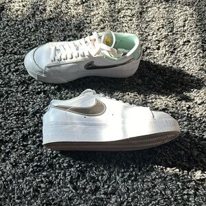 Nike platform women’s shoes